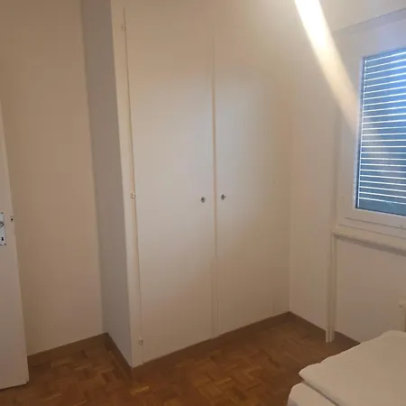 Appartement One In A Large Shared Lausanne